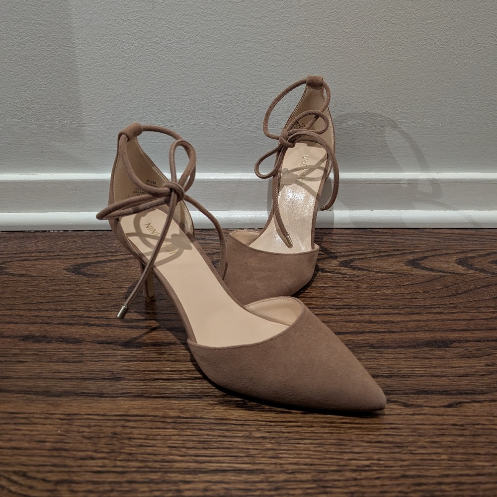 Nine West Mahmud Natural Suede Pump Heels 8.5